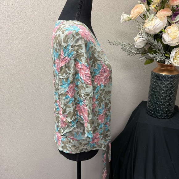 Ariat Floral Camo Tie Front V Neck Top Western Boho Blouse - Picture 4 of 8